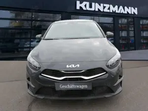 Kia Ceed / cee'd Ceed 1.5T DCT Ultimate Edition Navi Kamera ACC Bild 2
