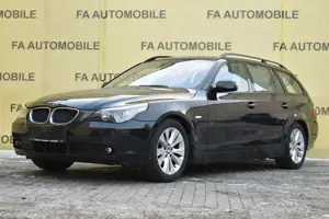 BMW 523 i Touring/LEDER/NAVI/AHK/SHZ/PANORAMA/PDC/ALU