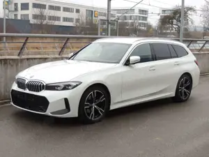 BMW 320 d xDrive M Sport*Live Cockpit Plus*LED*Distro