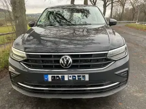 Volkswagen Tiguan Basis