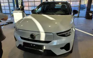 Volvo XC40 PURE ELECTRIC Plus+STNDHZ+RFK+DAB