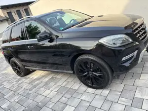 Mercedes-Benz ML 350 BlueTEC 4MATIC 7G-TRONIC Bild 4