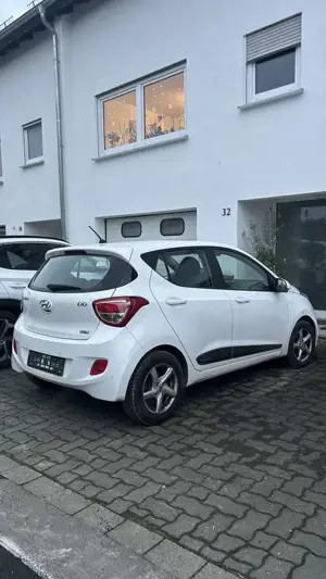 Hyundai i10 1.2 Automatik, Sondermodel Bild 1