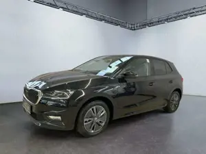 Skoda Fabia Tour 1.0 MPI Sitzheiz. Climatronic Tempomat Bild 2