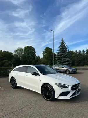 Mercedes-Benz CLA 250 e Shooting Brake 8G-DCT AMG Line