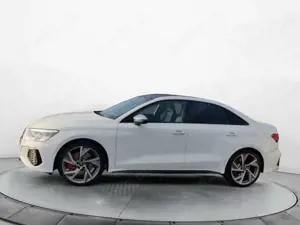 Audi S3 2.0 TFSI q. S-Tronic, Matrix, Pano, Bild 2