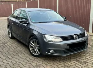Volkswagen Jetta 1.6 TDI Match, Star/stop, Apple Carplay Bild 3