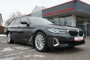 BMW 530 d Touring xDrive Luxury-Line *STANDHZG*AHK* Bild 2