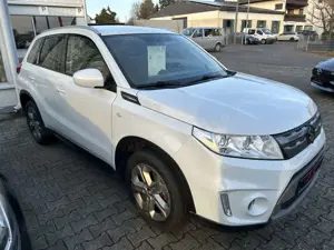 Suzuki Vitara *Allgrip*Automatik*Kamera*AHK*8fach Bereift* Bild 2