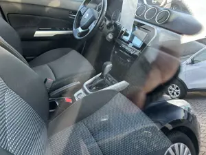 Suzuki Vitara *Allgrip*Automatik*Kamera*AHK*8fach Bereift* Bild 5