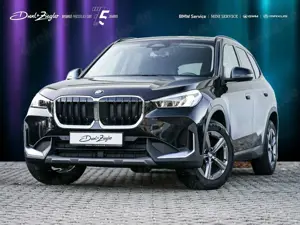 BMW X1 sDrive18i AHK PANO RFK SpSitze LRH TravelPak