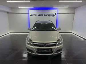 Opel Astra H 1.8 Caravan Aut. NAVI SZHZ TEMPO ALLWETT