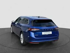 Skoda Superb Combi Selection 2,0 TDI Bild 4