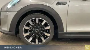 MINI Cooper Classic-Trim PDC LED DAB SHZ KlimaA 17" Bild 3