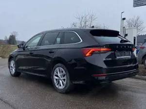 Skoda Octavia Combi 2.0 TDI DSG Style PANORAMA+AHK+HEA Bild 3
