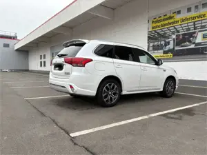 Mitsubishi Outlander PHEV Intro Edition 4WD Bild 3