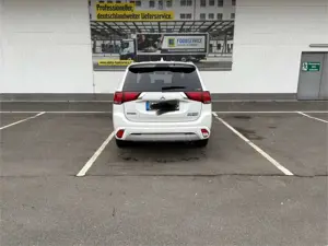 Mitsubishi Outlander PHEV Intro Edition 4WD Bild 4