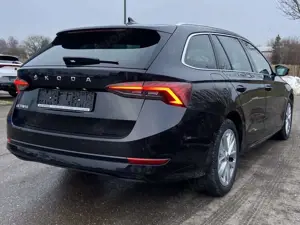 Skoda Octavia Combi 2.0 TDI DSG Style PANORAMA+AHK+HEA Bild 5