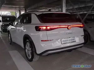 Volkswagen T-Roc 1.5 eTSI Life DSG ACC Connect LED RüKa Sitzh Bild 5