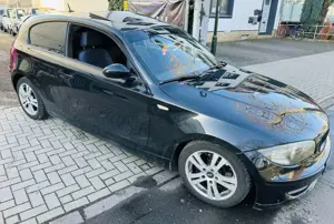 BMW 118 118i SPORT EDITION /  Schiebedach / Mit Tüv