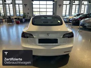 Tesla Model 3 Long Range AWD Bild 5