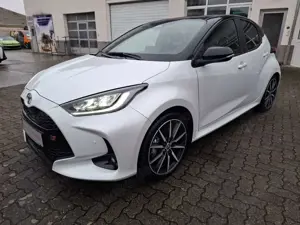 Toyota Yaris Yaris Hybrid 5-Türer 131PS 1.5 VVT-i GR SPORT