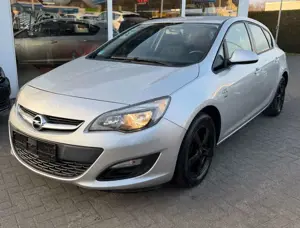 Opel Astra J Lim. 5-trg. Active