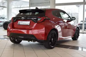 Toyota Yaris GR~Performance Paket~4x4~nur 4.000 km Bild 4