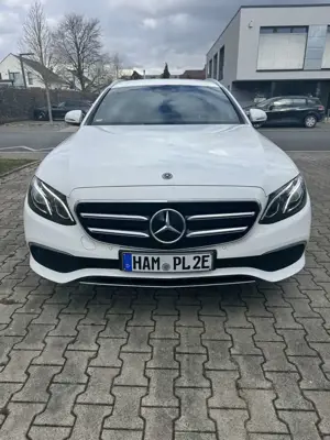 Mercedes-Benz E 300 E 300 de T-Model Burmester, Vollleder, Totwinkelas
