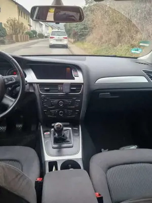 Audi A4 Avant 2.0 TDI DPF Attraction Bild 3