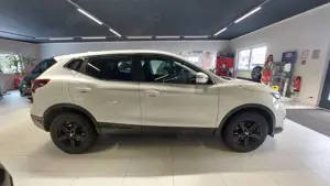Nissan Qashqai Shiro Bild 4