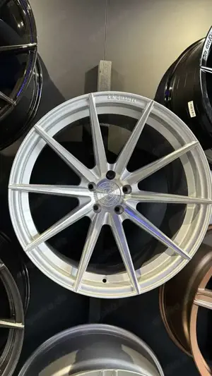 Mercedes-Benz E 400 d 4Matic Coupe 9G-TRONIC AMG Line Bild 4