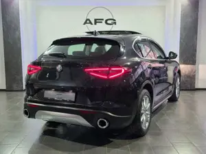 Alfa Romeo Stelvio SuperQ4*PANO/SCHIEBE*SHZ*LHZ*AHK*NAVI* Bild 4