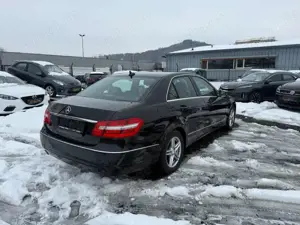 Mercedes-Benz E 250 E Limousine E 250 CGI BlueEfficiency *NAVI Bild 4