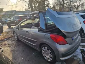 Peugeot 207 207 CC 120 VTi Sport Bild 4