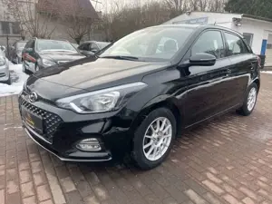 Hyundai i20 1.2 YES! *Kamera*Navi*Lenkradhz*8-Fach*1.Hd