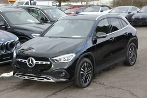 Mercedes-Benz GLA 220 d 4Matic*AHK*PANO*LED*KAM*BLIS*