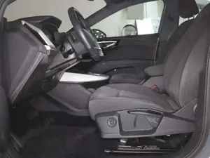 Audi Q4 e-tron 40 advanced 299,-ohne Anzahlung Navi Kamera Bild 4