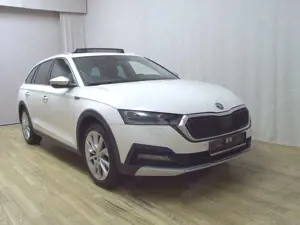 Skoda Octavia 2.0 TDI 4x4 Scout Navi LED vc Pano AHK Bild 3
