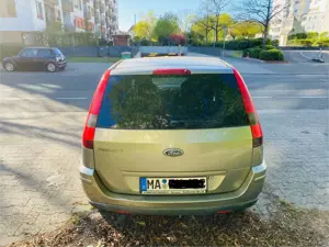 Ford Fusion Plus Bild 3