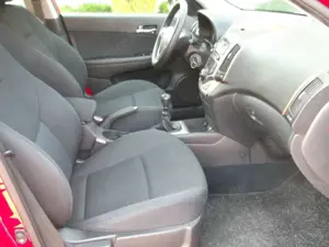 Hyundai i30 i30cw 1.6, Benzin-LPG. Stark und sparsam. Fast wie neu! Bild 4