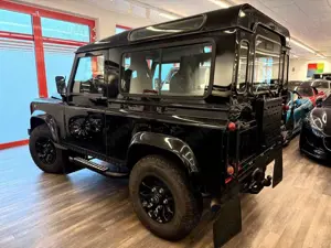 Land Rover Defender Defe 90 2.4 TD4 Leder LED Umbau 1A Optik Bild 2