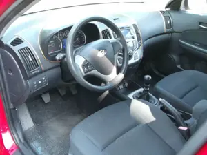 Hyundai i30 i30cw 1.6, Benzin-LPG. Stark und sparsam. Fast wie neu! Bild 3