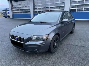Volvo S40 T5 ~ 2,5 Turbo ~ 220 PS ~ Automatik ~ Xenon