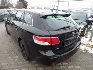 Toyota Avensis Sol, Klimaautomatik, PDC, AHK, HU-AU NEU Bild 5