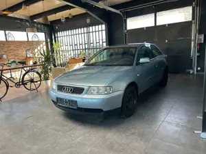 Audi A3 Attraction 1,6Ltr.*8-fach bereift*Xenon*Klima Bild 2