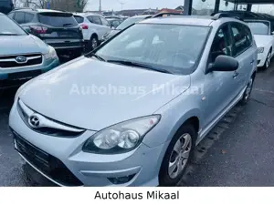 Hyundai i30 CW blue 1.6 CRDi 66 kW Classic Bild 3
