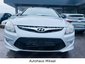 Hyundai i30 CW blue 1.6 CRDi 66 kW Classic Bild 4