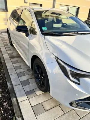 Toyota Corolla Touring Sports 1.8 - Facelift - HEV - 8 Fach Bild 3