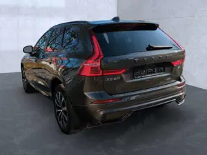 Volvo XC60 XC 60 Plus Dark 2WD Bluetooth Navi LED Klima Bild 4